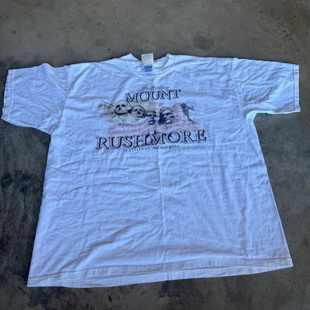 Vintage 90s Mount Rushmore National Memorial T-shirt